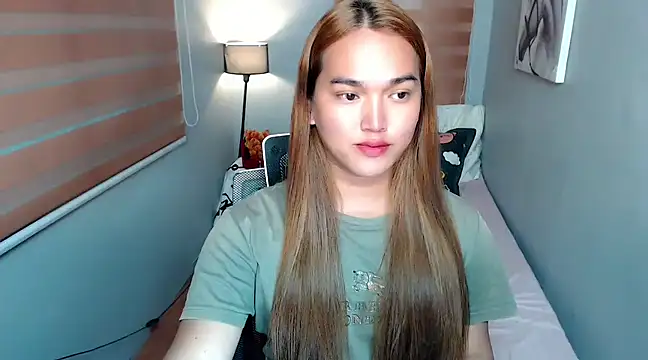 Snapshot of MoaningKylie chatting on 12-13-24, 03:54 MoaningKylie online show from 12-13-24, 03:54