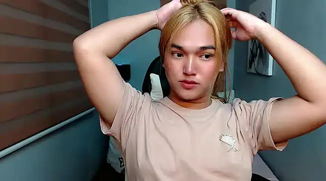 Snapshot of MoaningKylie chatting on 01-25-25, 09:57 MoaningKylie online show from 01-25-25, 09:57