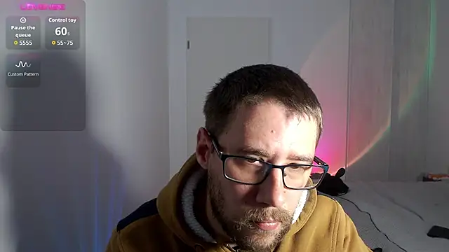 Snapshot of Thomas_Mrd chatting on 10-08-25, 08:45 Thomas Mrd online show from 10-08-25, 08:45