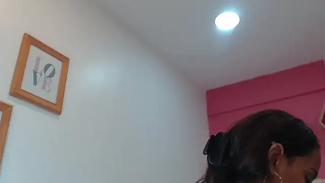 Amber Moore online show from 09-08-25, 03:55