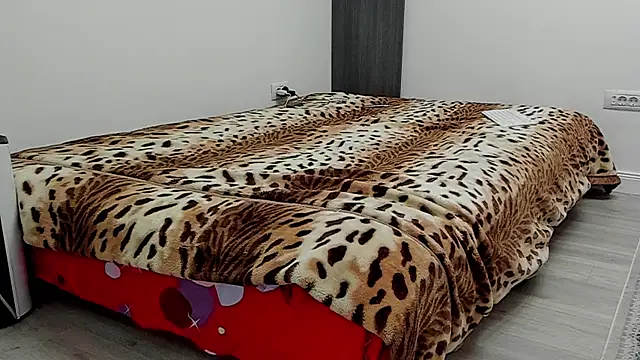 Snapshot of sexxymuscles4u chatting on 02-23-25, 12:37 sexxymuscles4u online show from 02-23-25, 12:37