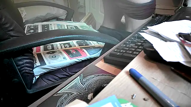 Snapshot of dirtyharry2022 chatting on 01-15-25, 01:52 dirtyharry2022 online show from 01-15-25, 01:52