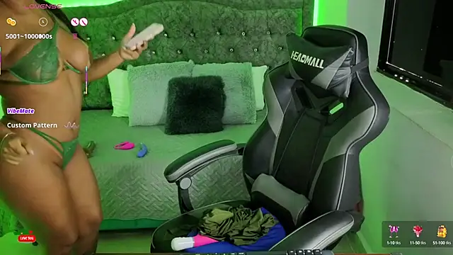 nashiira  online show from 09-10-25, 08:42