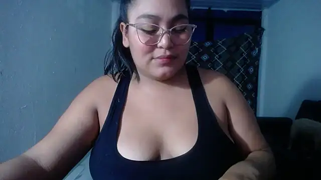 Snapshot of sirena_15 chatting on 03-29-26, 04:34 sirena 15 online show from 03-29-26, 04:34