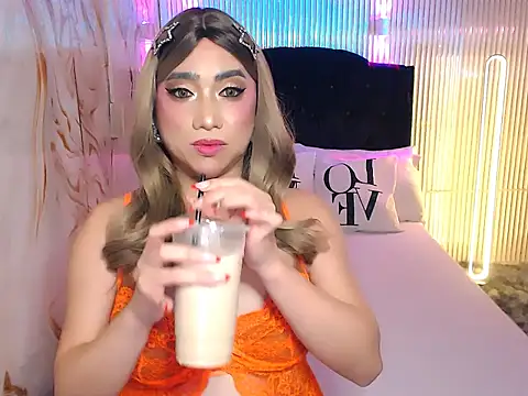 Snapshot of 24cmBananaSelfsucker chatting on 11-23-25, 02:06 24cmBananaSelfsucker online show from 11-23-25, 02:06