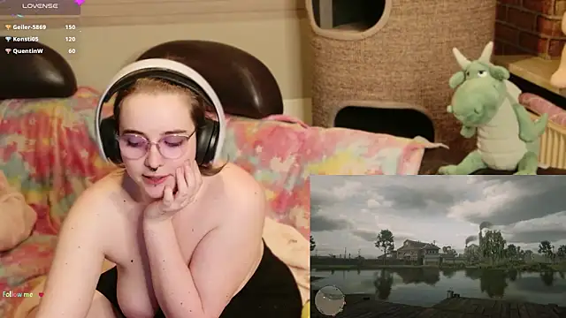 Snapshot of GamerGirl_Eve chatting on 03-08-26, 02:04 GamerGirl Eve online show from 03-08-26, 02:04