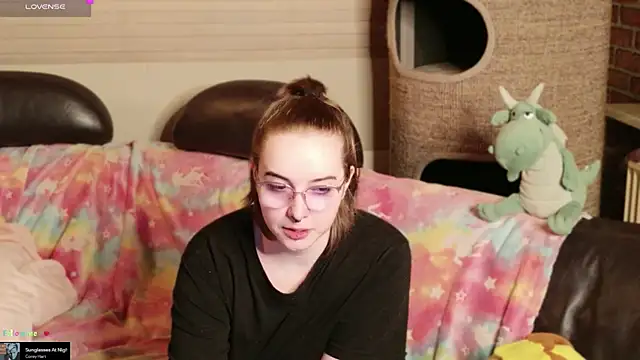 Snapshot of GamerGirl_Eve chatting on 03-08-26, 06:44 GamerGirl Eve online show from 03-08-26, 06:44