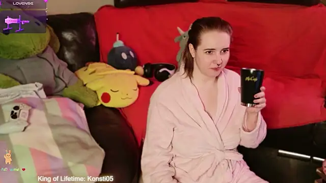 Snapshot of GamerGirl_Eve chatting on 04-07-26, 05:57 GamerGirl Eve online show from 04-07-26, 05:57