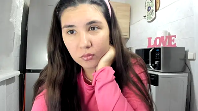 MiaMarrone online show from 11-25-25, 03:45