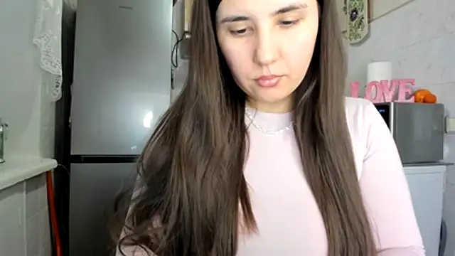 Snapshot of MiaMarrone chatting on 01-13-26, 04:45 MiaMarrone online show from 01-13-26, 04:45