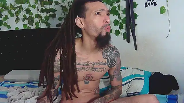 Snapshot of caribbeanlover1 chatting on 10-17-25, 12:52 caribbeanlover1 online show from 10-17-25, 12:52