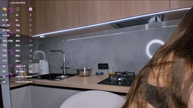 Snapshot of BondGirll chatting on 12-08-24, 09:35 BondGirll online show from 12-08-24, 09:35