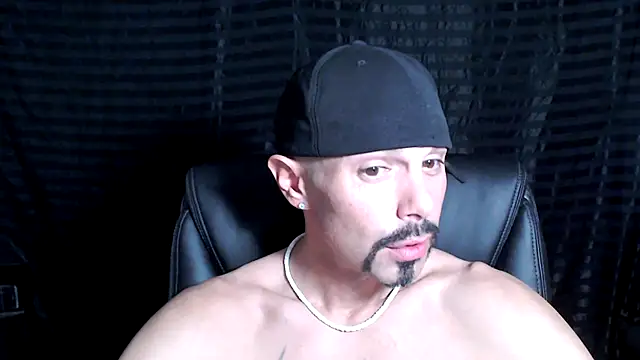 Snapshot of ThickD2C chatting on 01-25-25, 07:07 ThickD2C online show from 01-25-25, 07:07