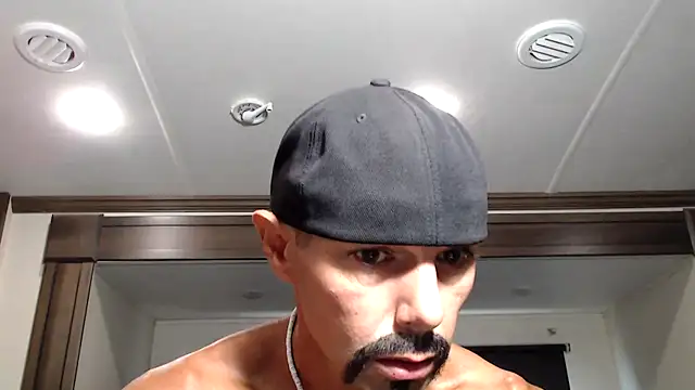 Snapshot of ThickD2C chatting on 10-18-25, 05:46 ThickD2C online show from 10-18-25, 05:46