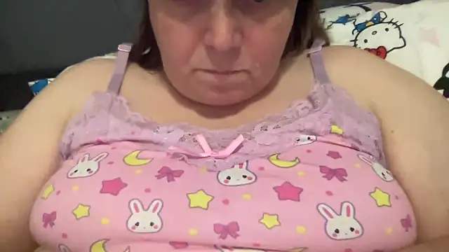Snapshot of ParisNova chatting on 04-26-26, 04:04 ParisNova online show from 04-26-26, 04:04