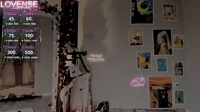 Careful i bite online show from 10-19-25, 05:19