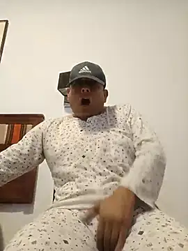 Snapshot of chicoguapo8 chatting on 10-10-25, 11:48 chicoguapo8 online show from 10-10-25, 11:48