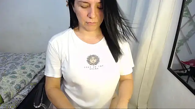 Snapshot of alexa_milsf chatting on 12-17-24, 04:12 alexa milsf online show from 12-17-24, 04:12