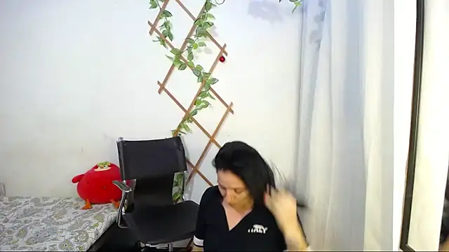 Snapshot of alexa_milsf chatting on 12-24-24, 05:16 alexa milsf online show from 12-24-24, 05:16