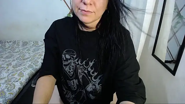 Snapshot of alexa_milsf chatting on 02-05-25, 03:45 alexa milsf online show from 02-05-25, 03:45