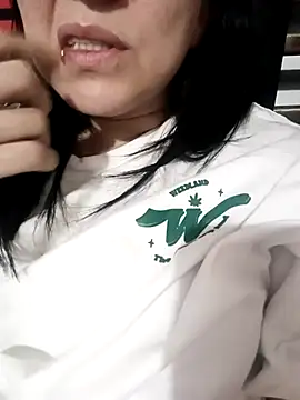 Snapshot of alexa_milsf chatting on 03-17-25, 02:08 alexa milsf online show from 03-17-25, 02:08