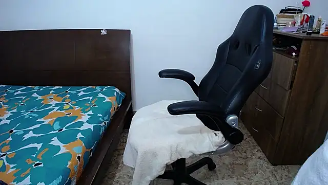 Snapshot of alexa_milsf chatting on 10-18-25, 01:08 alexa milsf online show from 10-18-25, 01:08