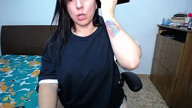 Snapshot of alexa_milsf chatting on 10-22-25, 03:07 alexa milsf online show from 10-22-25, 03:07