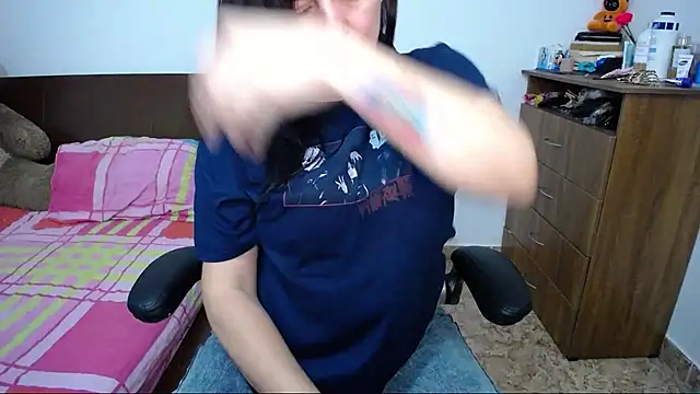 Snapshot of alexa_milsf chatting on 11-13-25, 12:53 alexa milsf online show from 11-13-25, 12:53