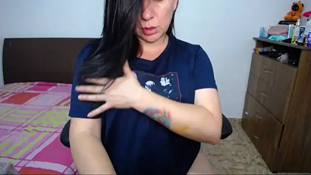 Snapshot of alexa_milsf chatting on 11-15-25, 02:42 alexa milsf online show from 11-15-25, 02:42