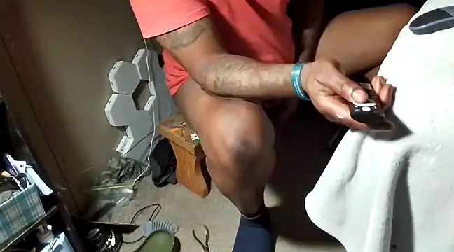 Makeyoucumallover online show from 12-31-24, 07:31