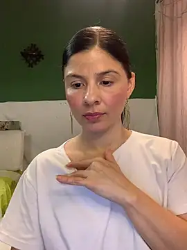 Estefani 32 online show from 02-13-26, 08:49