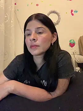 Estefani 32 online show from 04-13-26, 11:32