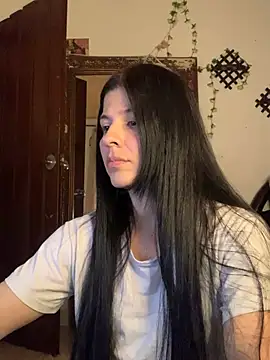 Estefani 32 online show from 04-18-26, 07:18