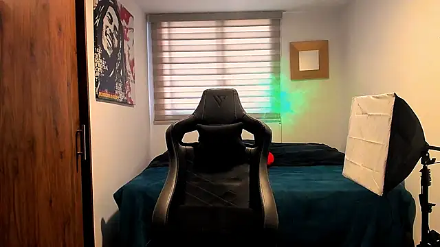 Liam V online show from 01-18-25, 02:44