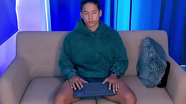 Liam V online show from 10-04-25, 03:32