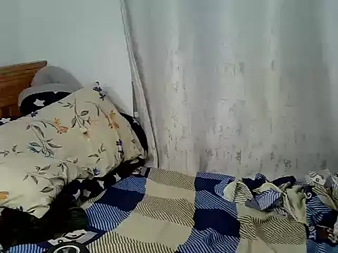 Snapshot of purplescarlet chatting on 03-17-26, 05:38 purplescarlet online show from 03-17-26, 05:38