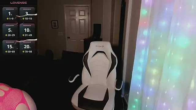 britteebee online show from 11-25-25, 09:09