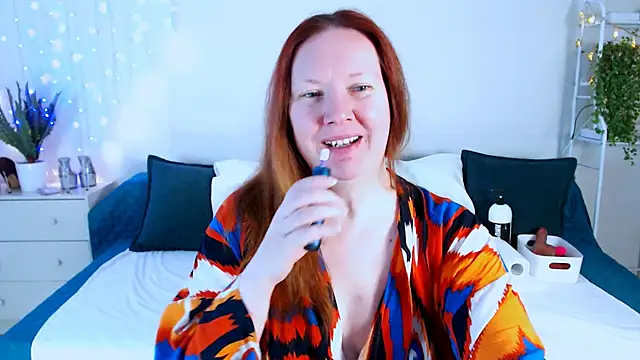 Snapshot of GoddessLara chatting on 11-03-25, 11:48 GoddessLara online show from 11-03-25, 11:48