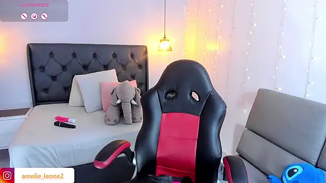 AMELIELEONE online show from 01-13-25, 12:24