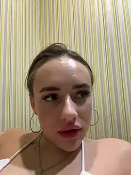 Snapshot of Lisaaan chatting on 12-21-24, 09:36 Lisaaan online show from 12-21-24, 09:36