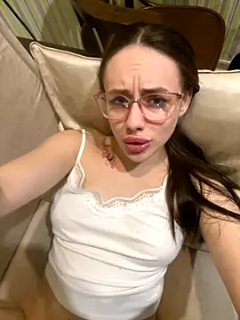 Snapshot of Lisaaan chatting on 10-09-25, 11:19 Lisaaan online show from 10-09-25, 11:19