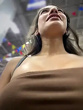 DulceLenns online show from 04-10-26, 08:35