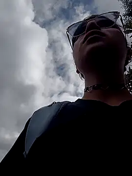 Simone Miller online show from 02-17-25, 02:37