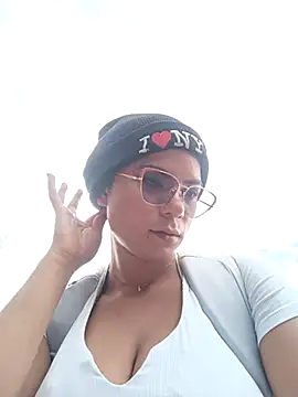 Simone Miller online show from 03-17-25, 04:11