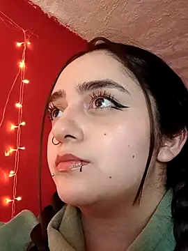 Snapshot of IvonneT chatting on 10-26-25, 12:16 IvonneT online show from 10-26-25, 12:16