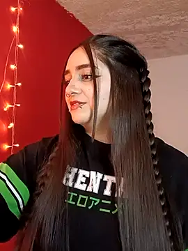 Snapshot of IvonneT chatting on 10-26-25, 10:47 IvonneT online show from 10-26-25, 10:47