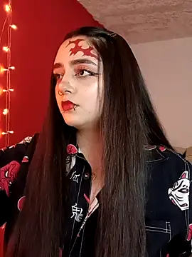 Snapshot of IvonneT chatting on 10-31-25, 03:51 IvonneT online show from 10-31-25, 03:51