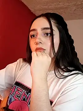 Snapshot of IvonneT chatting on 11-09-25, 12:09 IvonneT online show from 11-09-25, 12:09