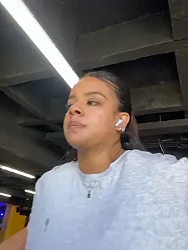 trianawhite online show from 01-30-25, 09:14