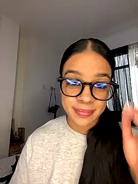 trianawhite online show from 09-16-25, 02:18